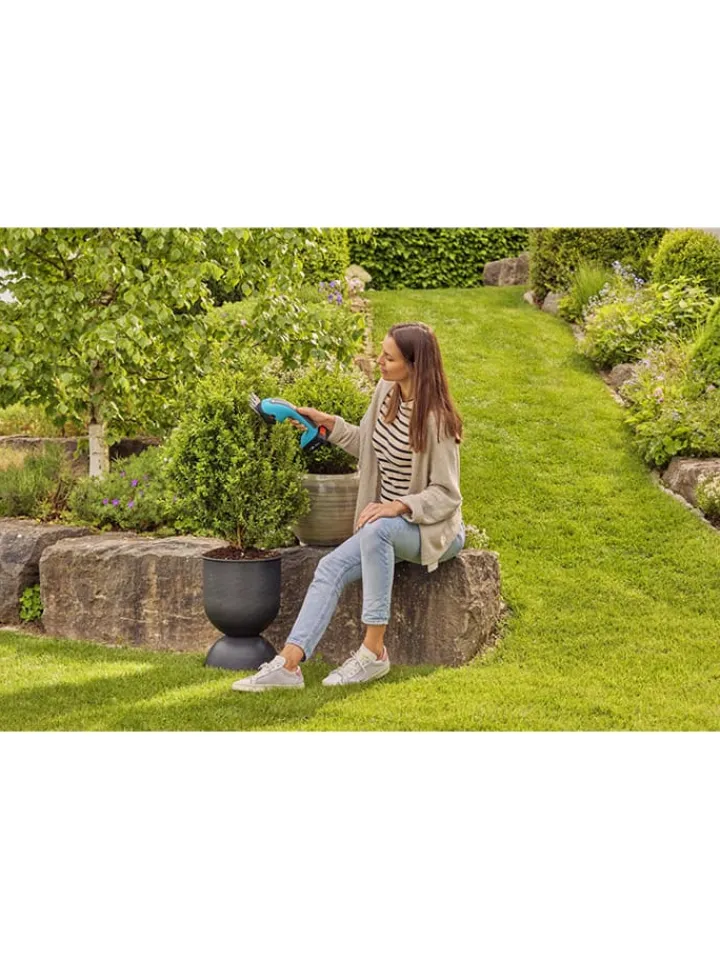 Gardena Gartendekoration<Akku-Gras- und Strauchschere "PowerCut 20/18V P4A solo" in Hellblau