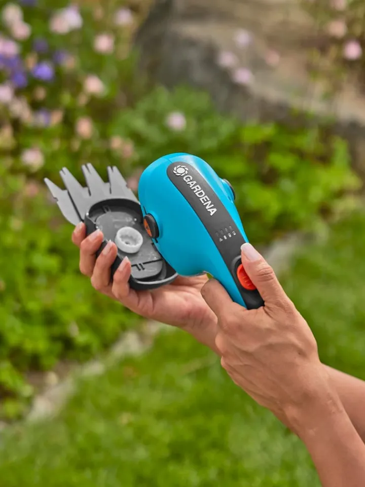 Gardena Gartendekoration<Akku-Grasschere "ComfortCut Li" in Hellblau