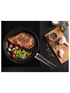 Tefal Kochgeschirr<Bratpfanne "Ultimate on" in Schwarz - Ø 28 cm