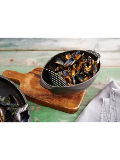 Zwilling Kochgeschirr<Cocotte ''Staub'' in Schwarz - 2 l