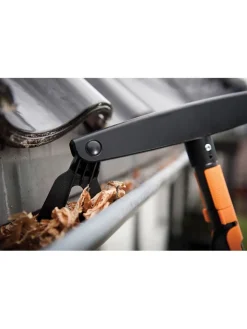 Fiskars Gartendekoration<Dachrinnenreiniger "QuikFit" in Schwarz/ Orange