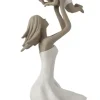 J Line Dekofiguren & -Objekte<Dekofigur ''Mutter und Kind'' in Weiß/ Taupe - (B)12 x (H)18 x (T)10 cm