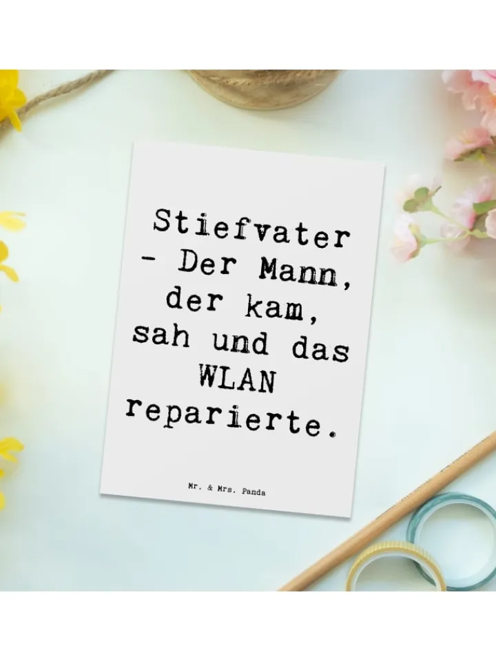 Mr. & Mrs. Panda Partyzubehör & -Dekoration<Postkarte Stiefvater Held mit Spruch in Weiß