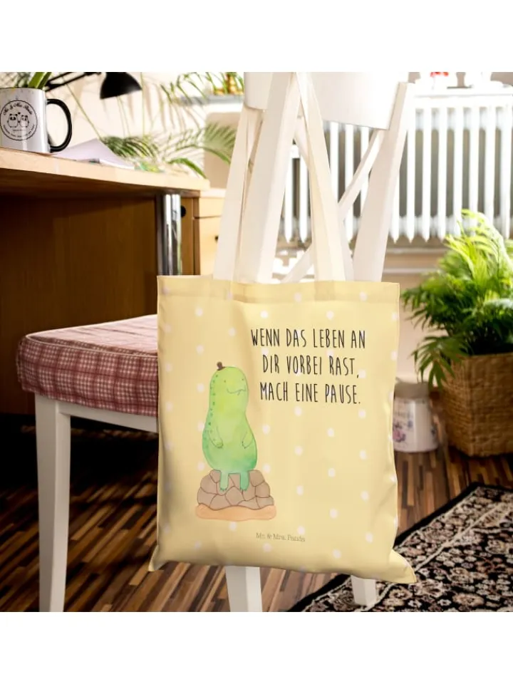 Mr. & Mrs. Panda Einkaufstaschen & -Trolleys<Tote Bag Schildkröte Pause mit Spruch in Gelb Pastell