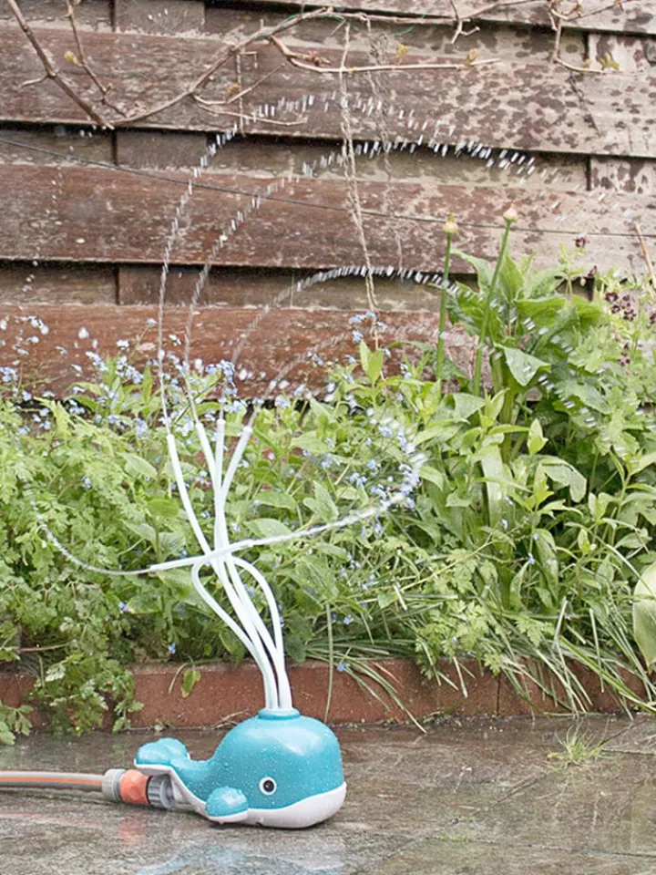 BS Toys Gartenspielzeug<Wassersprinkler "Whale" - ab 3 Jahren